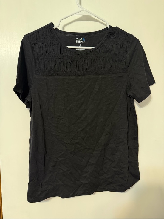 croft & barrow Tops - croft & barrow Black Short-Sleeve Smocked Yoke Tee